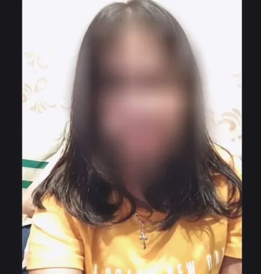 Amina, 27