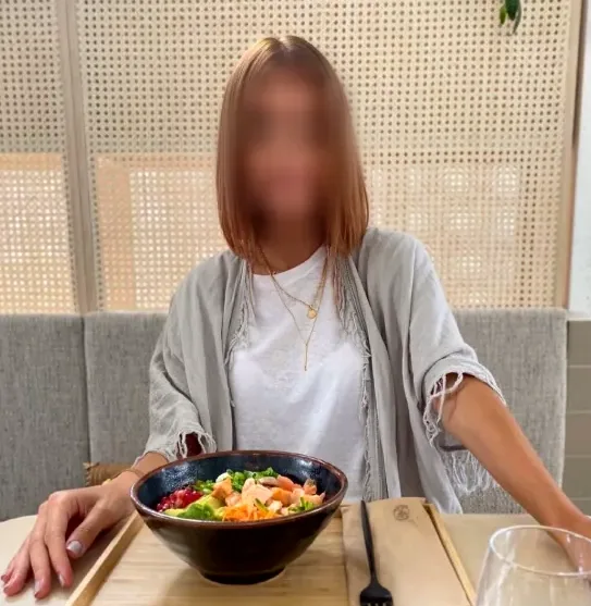 Amina, 37