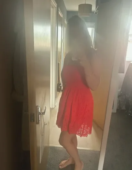 Amina, 34