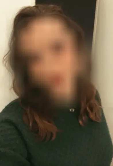 Andrea, 27