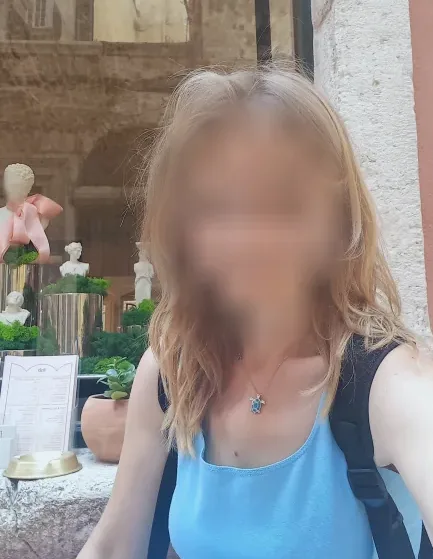 Anna, 39