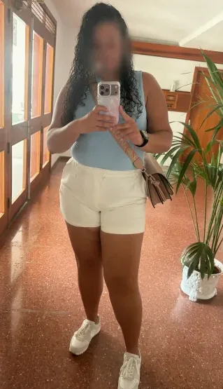 Camilla, 33
