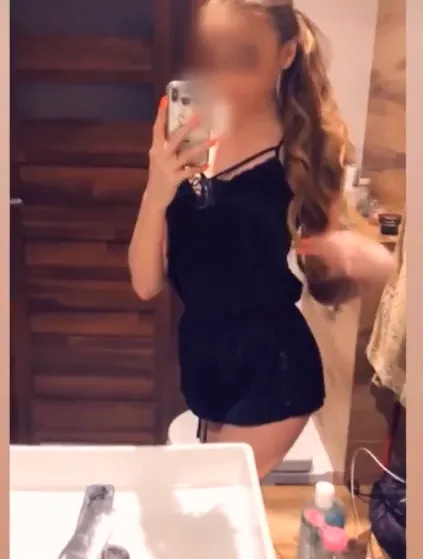 Christina, 29