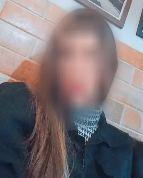 Emilie, 25