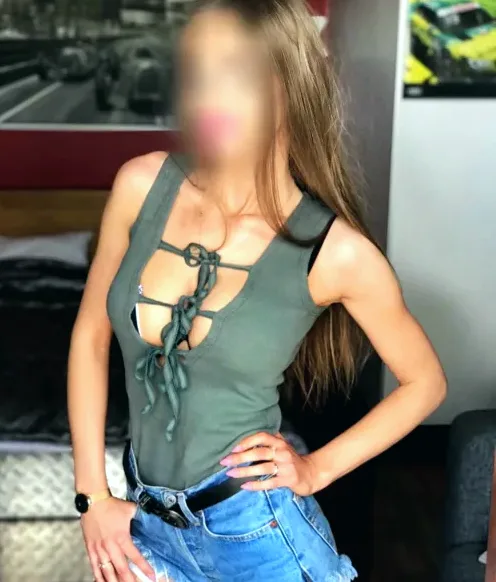 Karla, 35