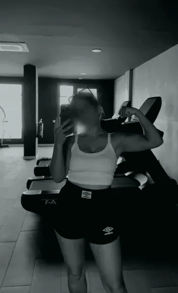 Katrine, 25
