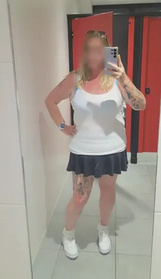 Laura, 39