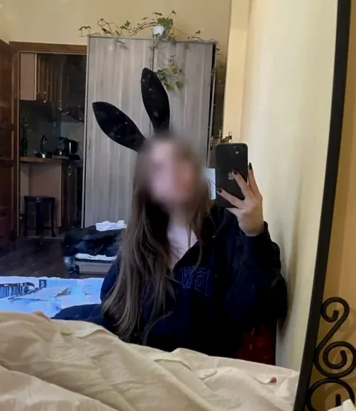 Mariam, 19