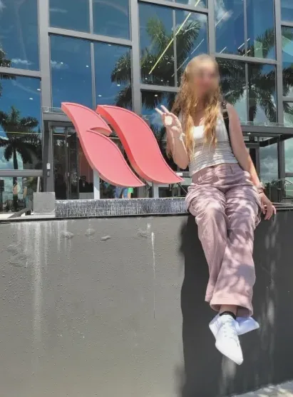 Sofie, 29